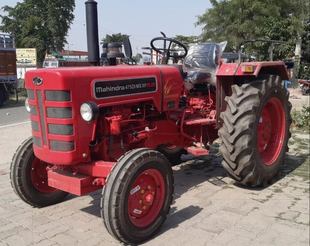 1996 Mahindra 3525 Tractor