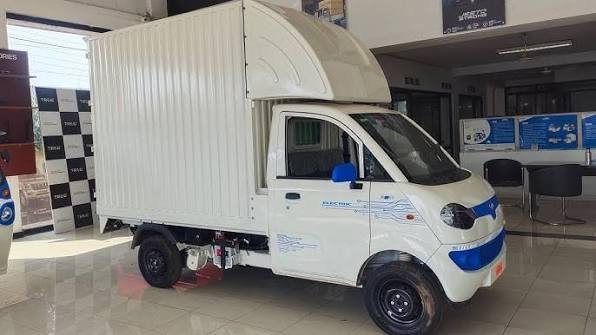 Mahindra e-ZEO V2